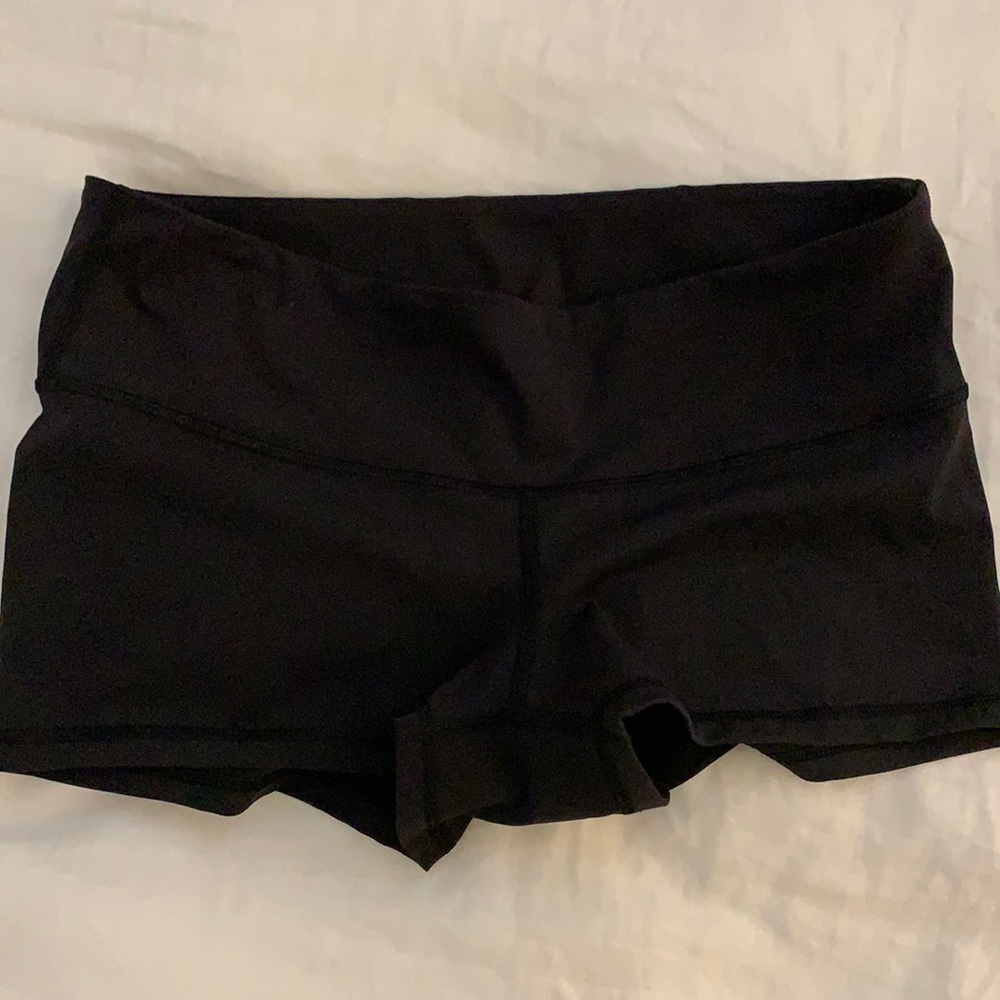 LIKE NEW lululemon short shorts